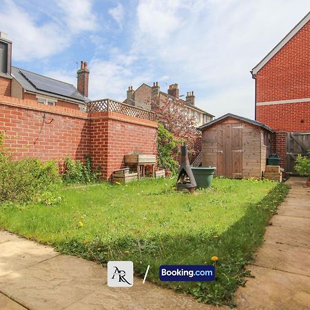 Cozy House By Ar Properties Short Lets & Serviced Accommodation Colchester Exterior photo