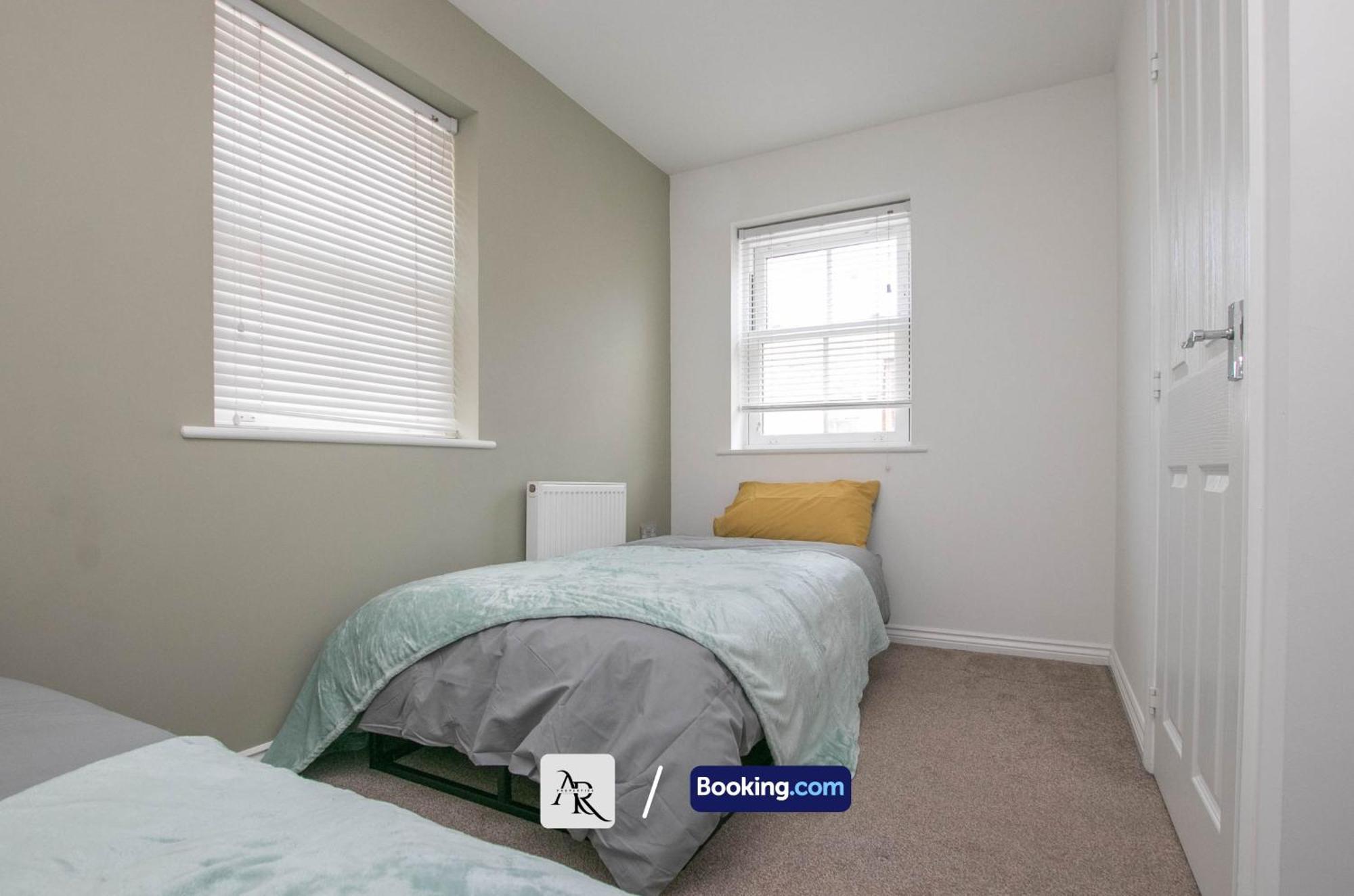 Cozy House By Ar Properties Short Lets & Serviced Accommodation Colchester Exterior photo