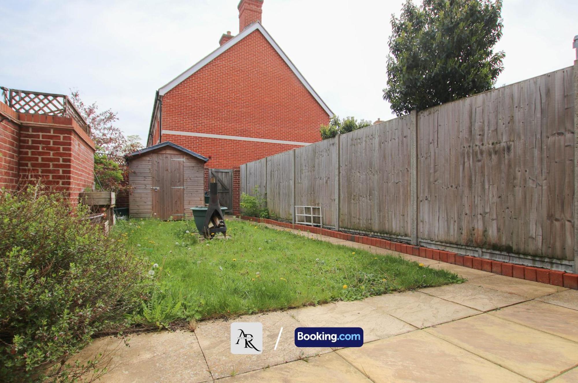 Cozy House By Ar Properties Short Lets & Serviced Accommodation Colchester Exterior photo