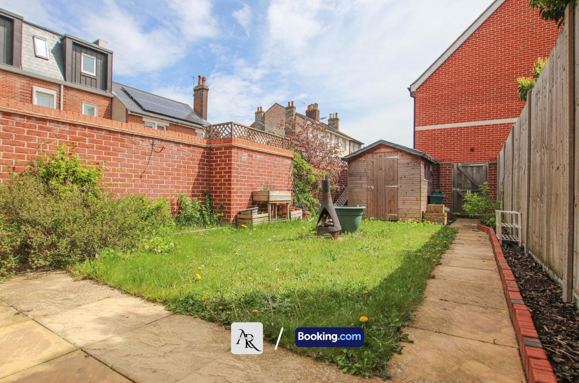 Cozy House By Ar Properties Short Lets & Serviced Accommodation Colchester Exterior photo